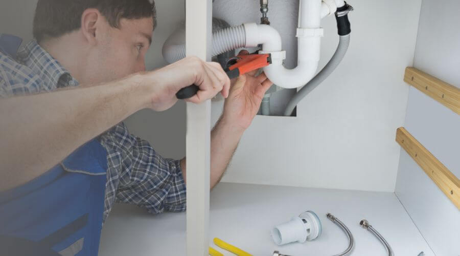 Expert burst pipe repair services in Long Beach, MS